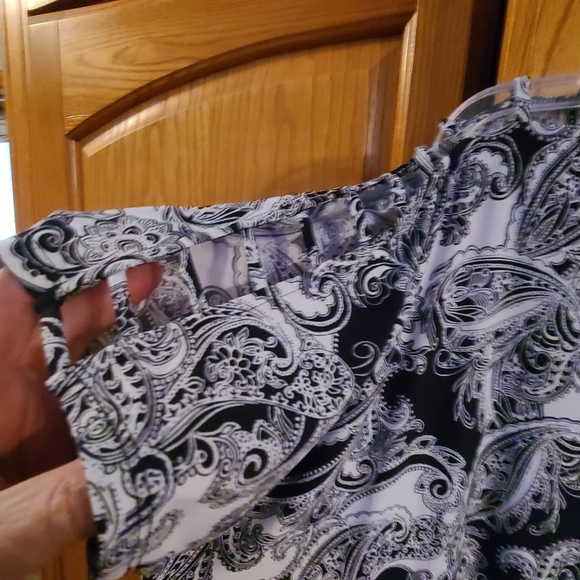 Top - Picture 4 of 4